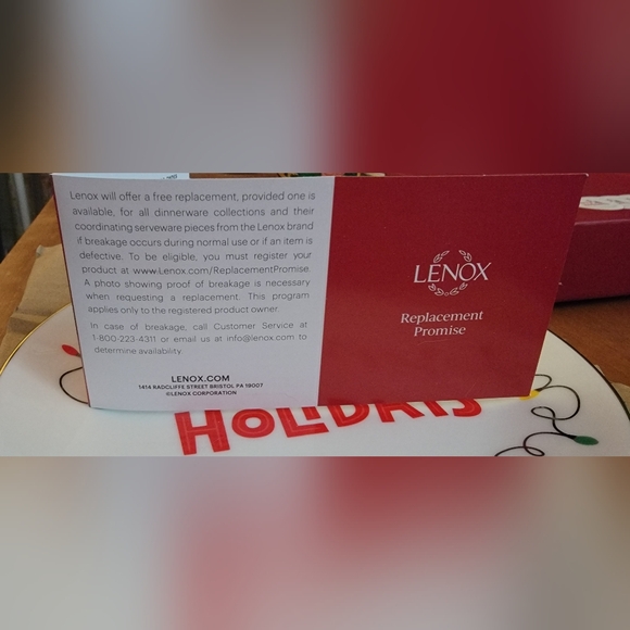 🎄 Lenox Snoopy “Happy Holidays” Accent Plates – Set of 4 – NIB 🎄 - Picture 9 of 11